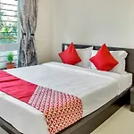 Oyo 12042 Green Olives Apartments
