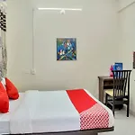 Oyo 12042 Green Olives Apartments