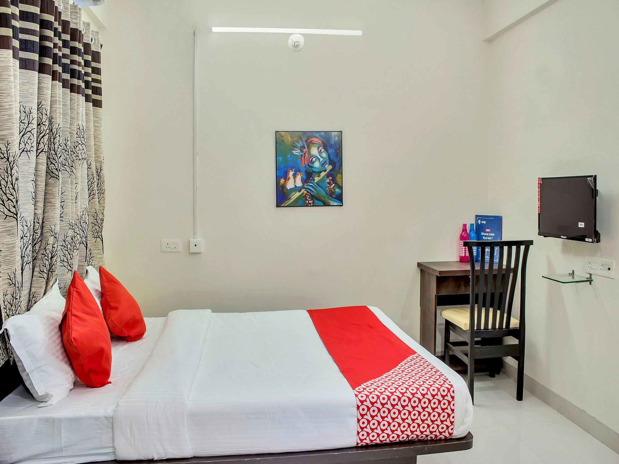 Oyo 12042 Olives Hotel