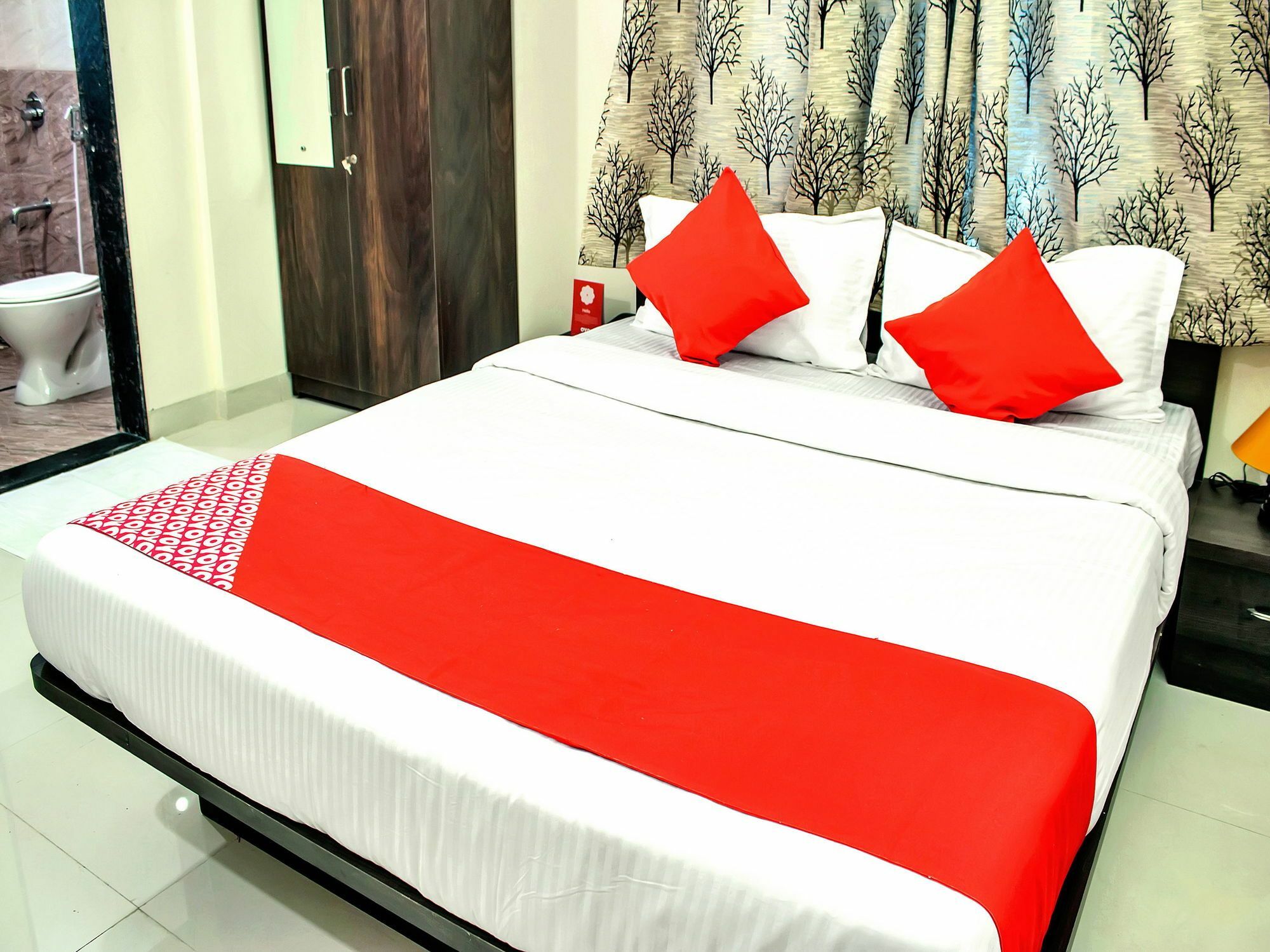 Hotel Oyo 12042 Olives Pune
